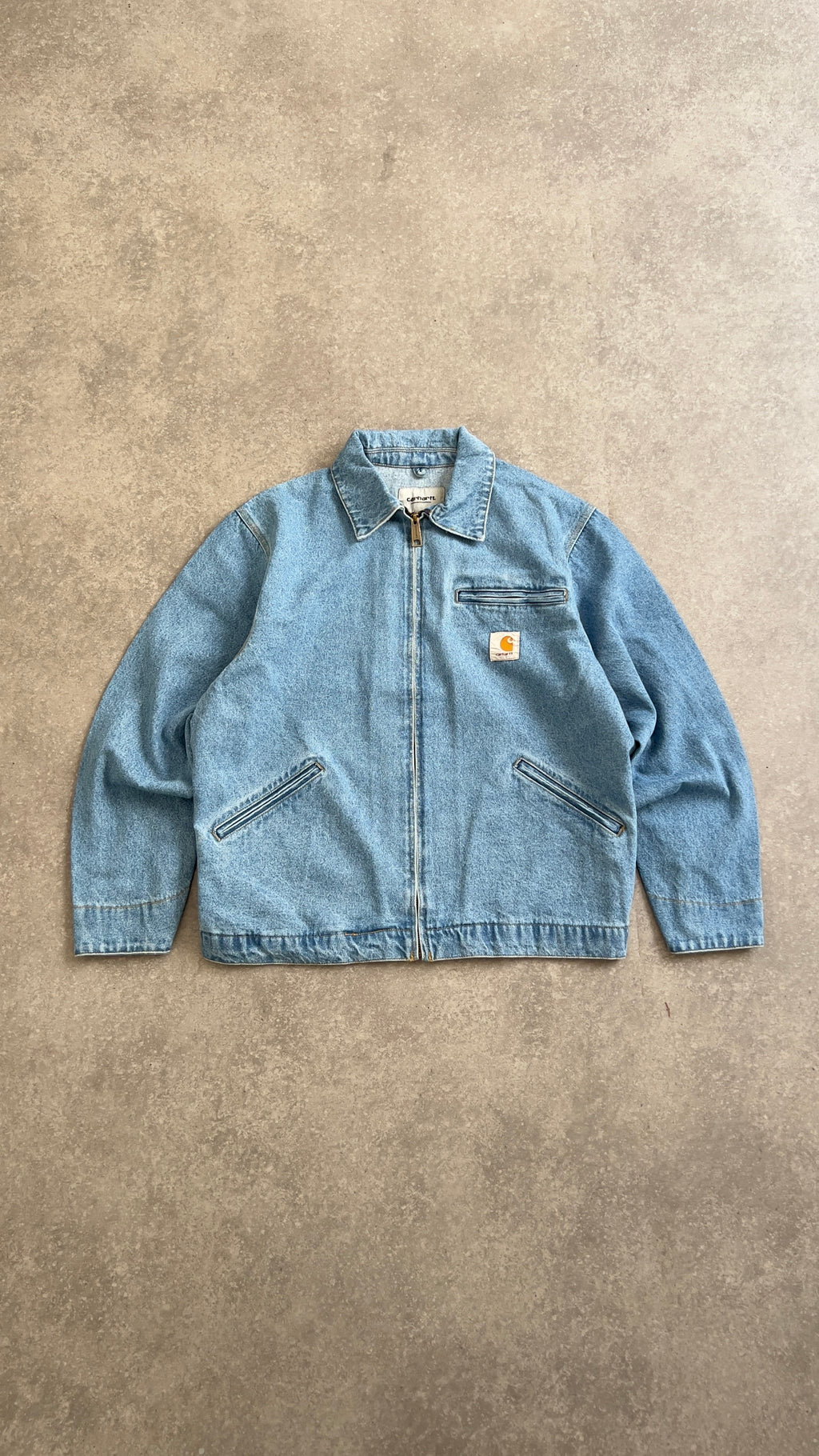 قمصلة كارهارت جينز